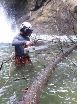 Baumarbeiten am Wasserfall